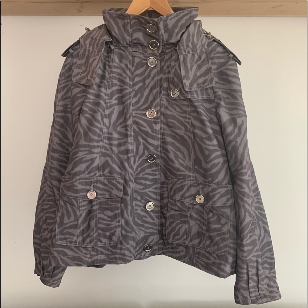 NINE WEST zebra print raincoat size XL